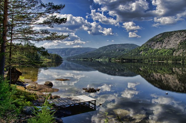 Озеро в Норвегии.