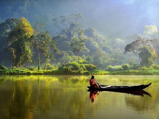 Озеро в Индонезии.