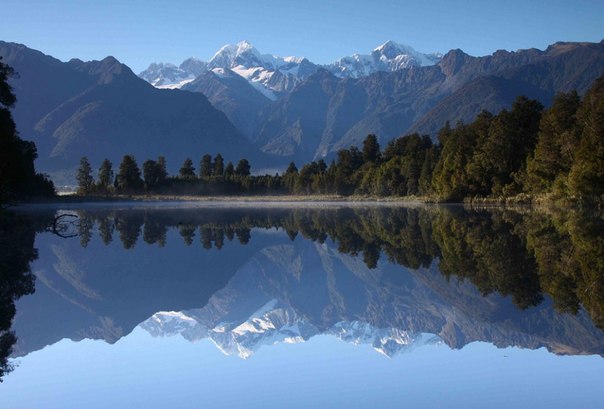 Озеро Мэтисон, Новая Зеландия. Другое название этого озера — Зеркальное.