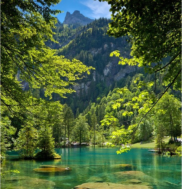Голубое озеро, Кандерштег, Швейцария.
