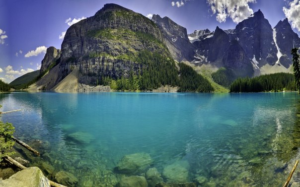 Ледниковое озеро Морейн, Канада.