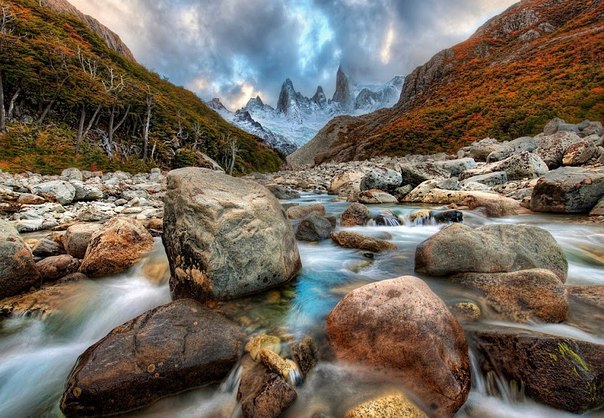 Горная река в Андах – самой длинной горной системе Земли.