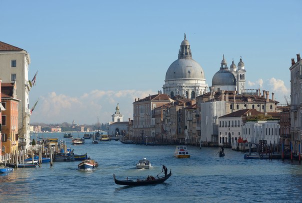 Гранд-канал в Венеции. Вид с Моста Академии.