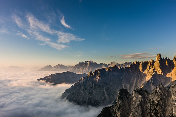 Доломитовые Альп — горный массив в Восточных Альпах, Италия.
