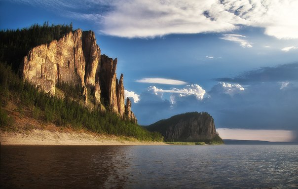 Ленские столбы — геологическое образование и одноимённый природный парк в России, на берегу реки Лены.