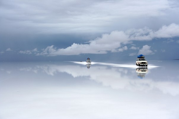 Солончак Уюни — высохшее соляное озеро на юге пустынной равнины Альтиплано, Боливия.