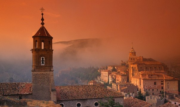 Альбаррасин — населённый пункт и муниципалитет в Испании.