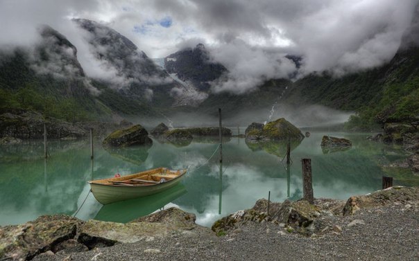Озеро Bondhus, Норвегия.