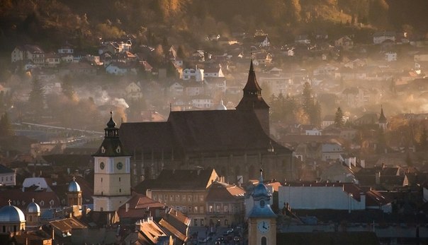 Брашов — город в Румынии, один из десяти крупнейших городов в стране. В старину был известен как Кронштадт.