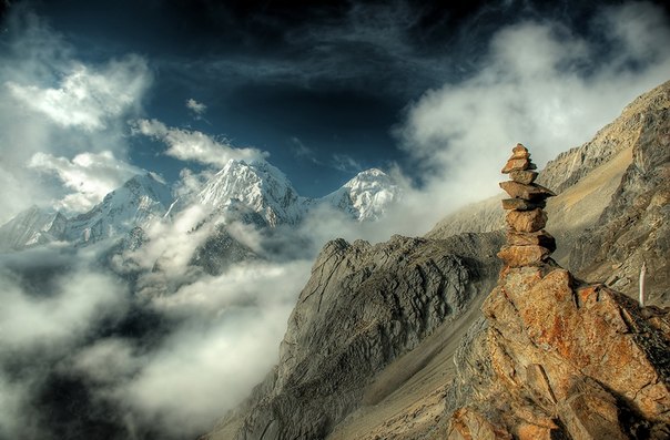 Кордильера-Уайуаш — горный хребет в Андах, часть Западных Кордильер Перу.
