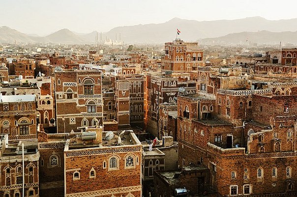Йемен — государство, расположенное на юге Аравийского полуострова в Юго-Западной Азии. Название страны «аль-йаман» может быть переведено с арабского языка как «правая сторона» или «счастье», «благоденствие». Йемен — один из древнейших очагов цивилизации.