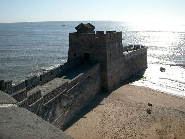 Голова Старого Дракона - место, где Великая китайская стена встречается с морем