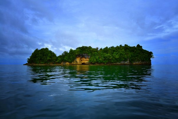 Один из островов Филиппинского архипелага.