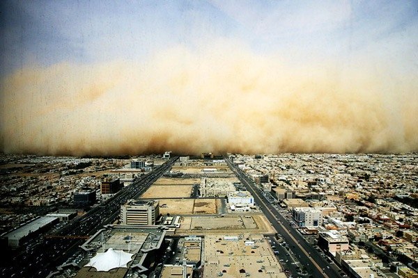 Сильнейшая песчаная буря в Саудовской Аравии в 2009 году.