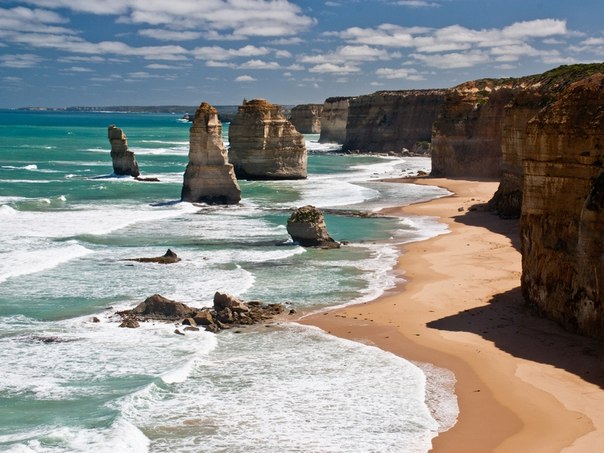 Скалы  12 апостолов” в Австралии