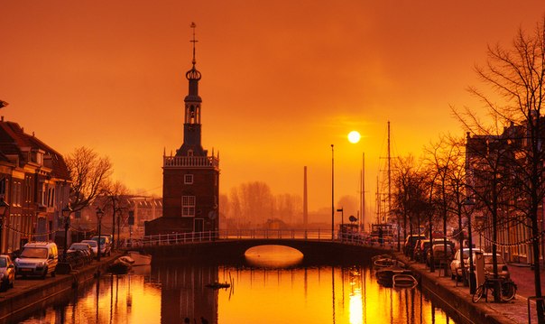 Алкмар — город в Нидерландах, в провинции Северная Голландия. Расположен на канале Нордхолланд.