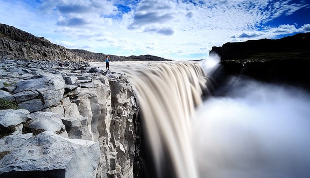 Деттифосс — водопад на реке Йёкульсау-ау-Фьёдлум в северо- восточной Исландии, самый мощный в Европе.