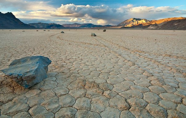 Валуны Долины Смерти в Калифорнии, США. 