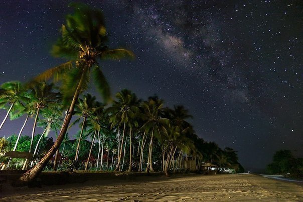 Ночь на острове Боракай, Филиппины.