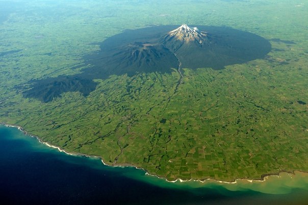 Вулкан на острове Южный, Новая Зеландия.