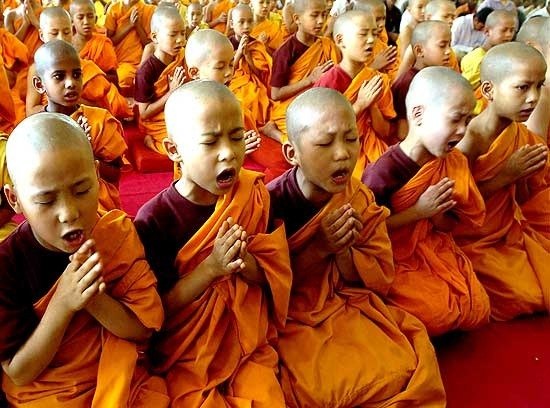 За время своего паломничества к горе Кайлаш благочестивый буддист целует землю более 30 тысяч раз.
