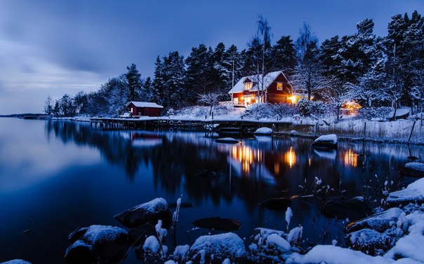 Зимний домик на острове близ Стокгольма