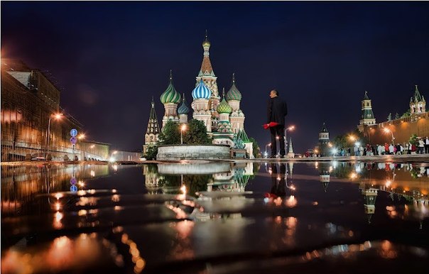 Полночь, Москва. 